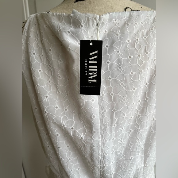WHBM $100 Elegent  White Sleeveless Eyelet Wrap Dress - Picture 6 of 9